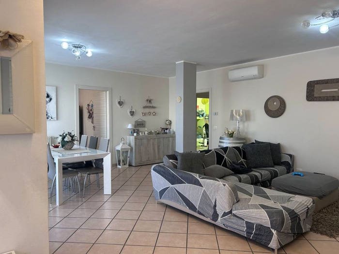 Appartamento con 5 locali in vendita in Via Monsignor Giacomo Gentilin, San Michele Extra, Verona