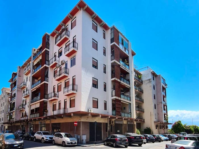 Appartamento trilocale in vendita in Via Bartolomeo da Neocastro, La Farina Stazione, Messina