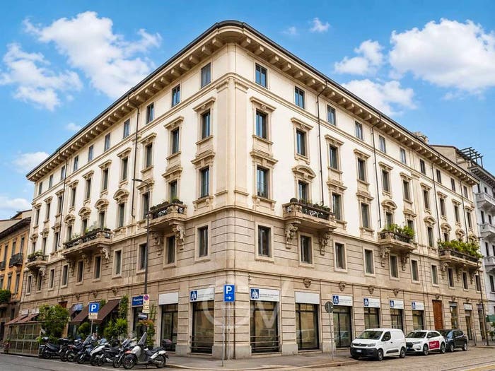 Appartamento con 6 locali in vendita in Via Luigi Settembrini, Buenos Aires, Milano