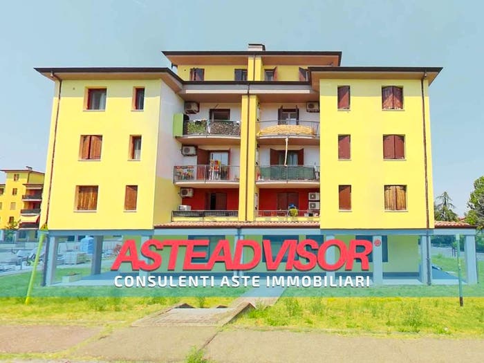 Appartamento trilocale in vendita in Piazzale Gennaio, Centro, Casalgrande