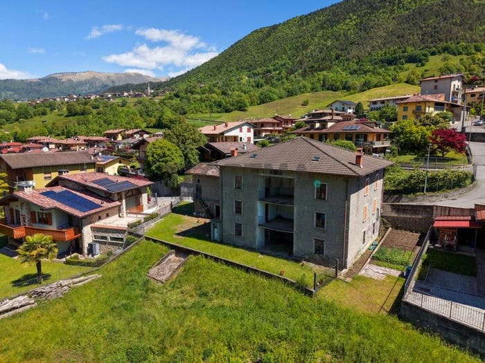 Casa con 6 locali in vendita in Via Novembre, Cerete Basso, Cerete