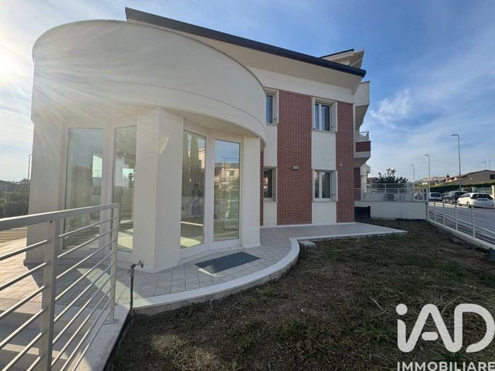 Casa con 6 locali in vendita in Via FRATELLI ROSSELLI, Borgo Stazione, Montecosaro