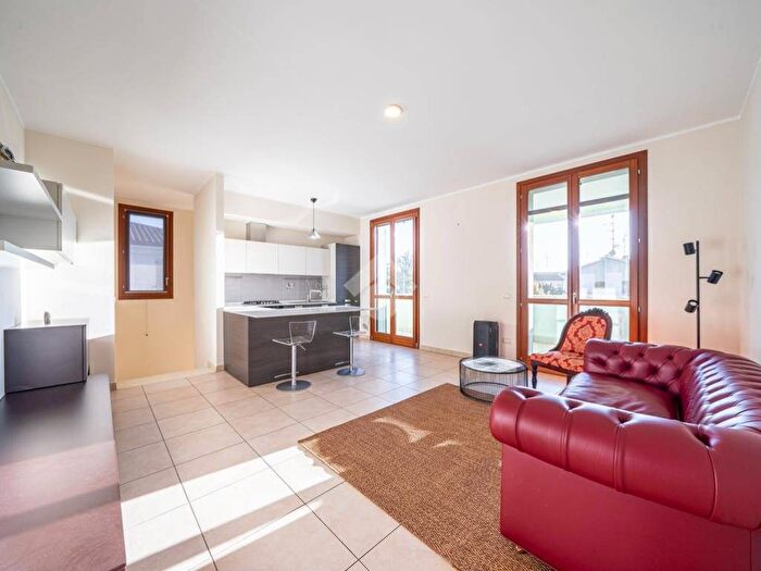 Casa trilocale in vendita in Via Trentina, Fabbrico