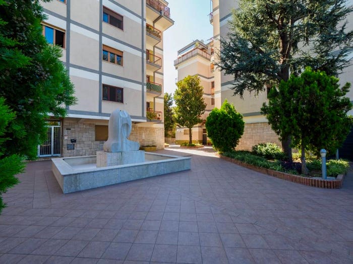 Appartamento quadrilocale in vendita in Via degli Aranci, Sorrento