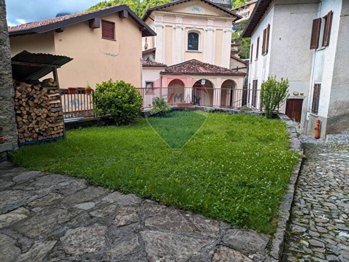 Casa con 6 locali in vendita in via cantoni, Cantoni D'Oneta, Oneta