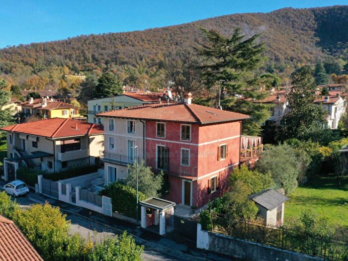 Casa con 5 locali in vendita in Via Val di Non, Mompiano Costalunga, Brescia
