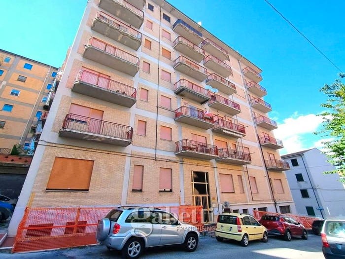 Appartamento trilocale in vendita in Via Pianese, Semicentro, Campobasso