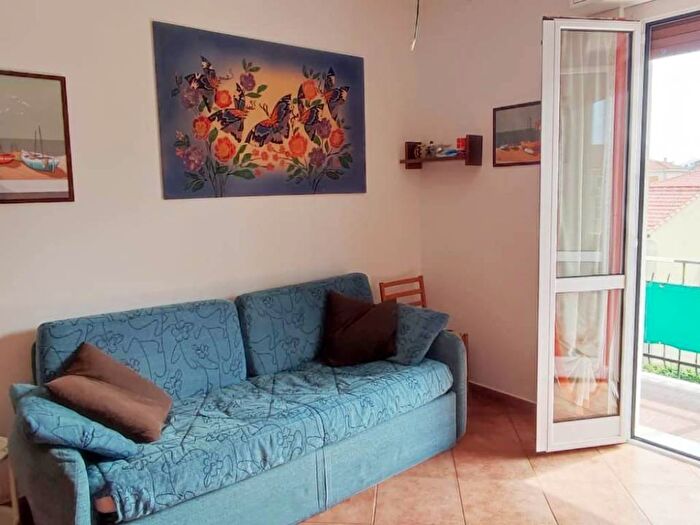 Appartamento trilocale in vendita in Centro, Loano