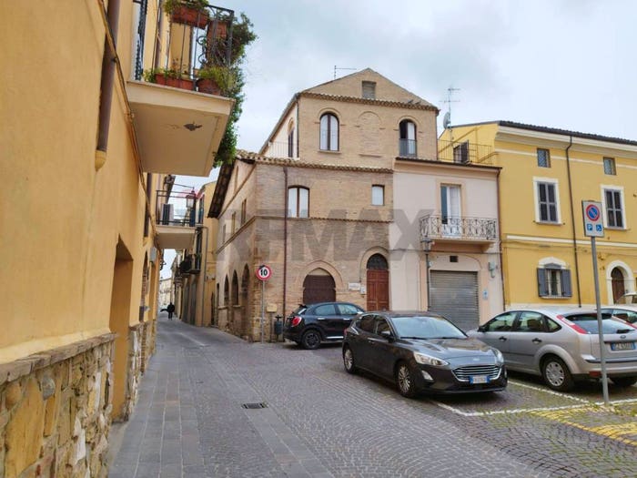 Casa con 6 locali in vendita in Piazza dei Frentani, Centro, Lanciano