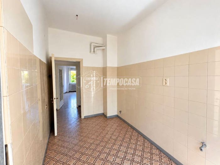 Appartamento quadrilocale in vendita in Viale Regina Elena, Centro, Fossano
