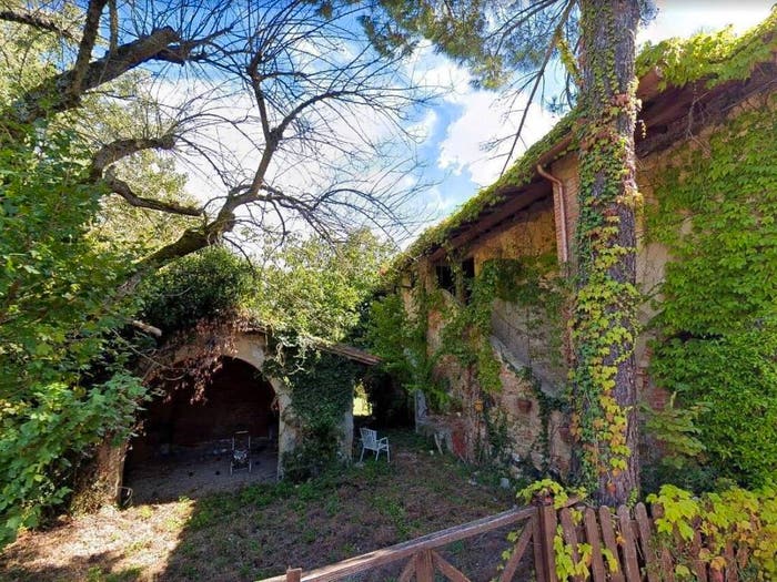 Casa con 6 locali in vendita in Cavriglia