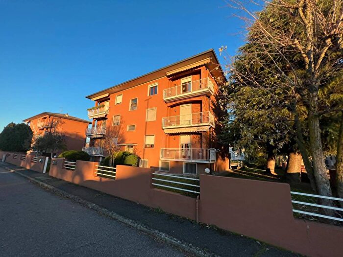 Appartamento trilocale in vendita in Via Margherita Carenzi, Santo Stefano Lodigiano