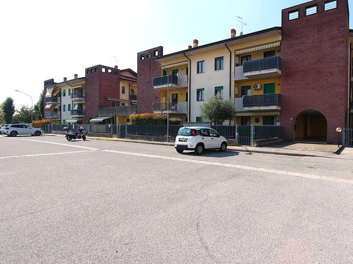 Appartamento trilocale in vendita in Piazza John Fitzgerald Kennedy, Beccacivetta Azzano, Castel d'Azzano