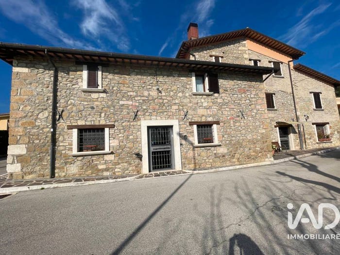Casa con 6 locali in vendita in Frazione Colonnata, Ascoli Piceno