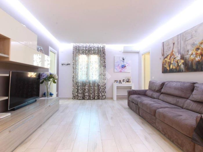 Appartamento quadrilocale in vendita in Via giacomo leopardi, Centro, Cadelbosco di Sopra