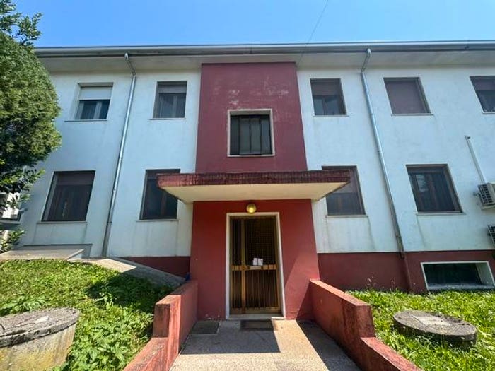 Appartamento con 6 locali in vendita in Via Giuseppe Garibaldi, Aviano Castello, Aviano