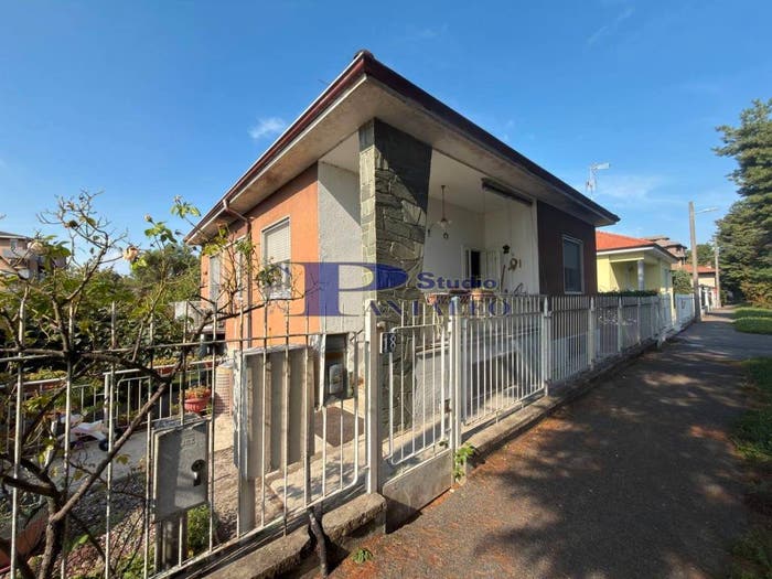 Casa con 6 locali in vendita in Via Tommaso Grossi, Abbiategrasso
