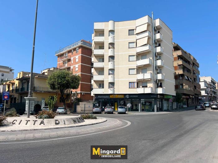 Appartamento con 5 locali in vendita in Piazza Settembre, Centro, Nettuno