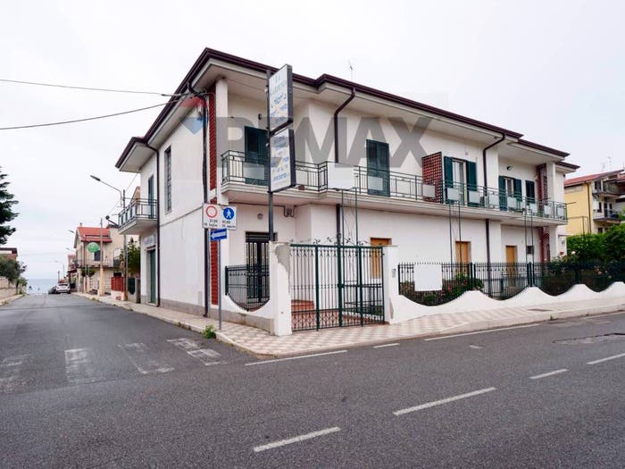 Appartamento trilocale in vendita in Via Magna Grecia, Borgata Marina, Roseto Capo Spulico