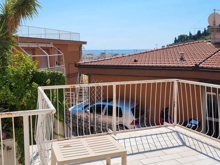Appartamento quadrilocale in vendita in Via Privata Cazulini, Fenarina Via Neghelli Collina di Ponente, Alassio