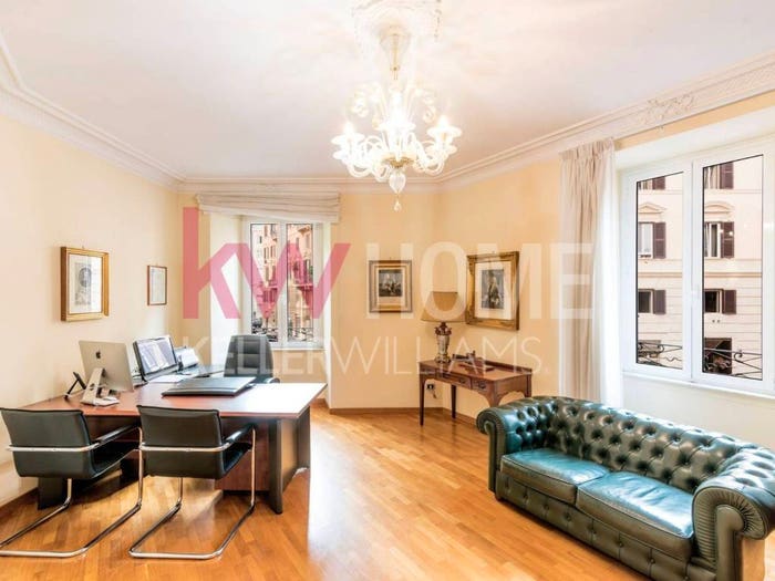 Appartamento con 6 locali in vendita in Via Federico Cesi, Prati, Roma