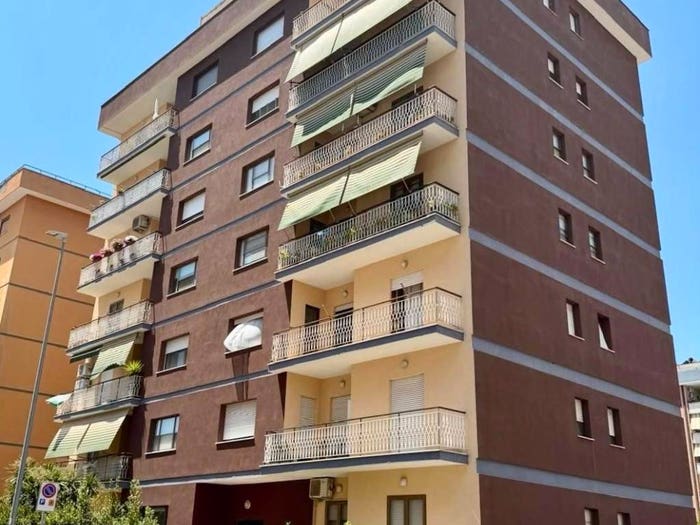 Appartamento con 6 locali in vendita in Via dei Latini, Piccarello, Latina
