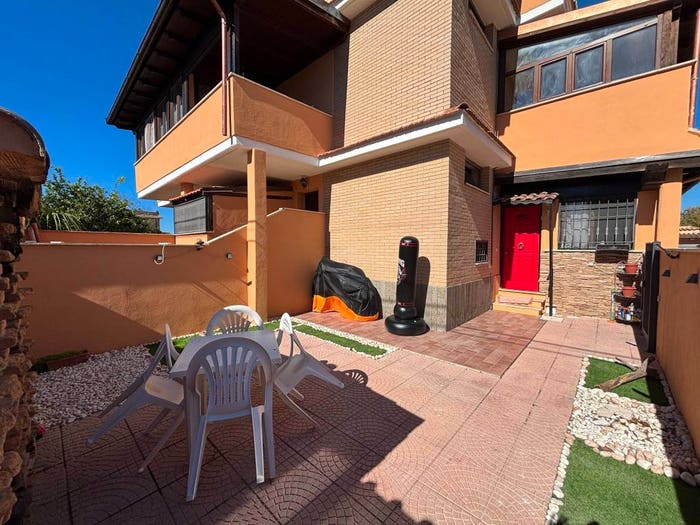 Appartamento trilocale in vendita in Via Debeli, Isola Sacra, Fiumicino