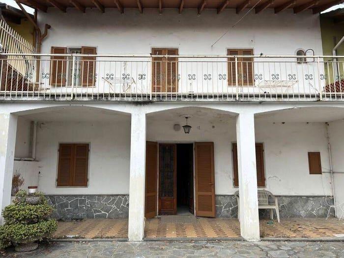 Casa quadrilocale in vendita in Via Roma, Centro, Alice Castello