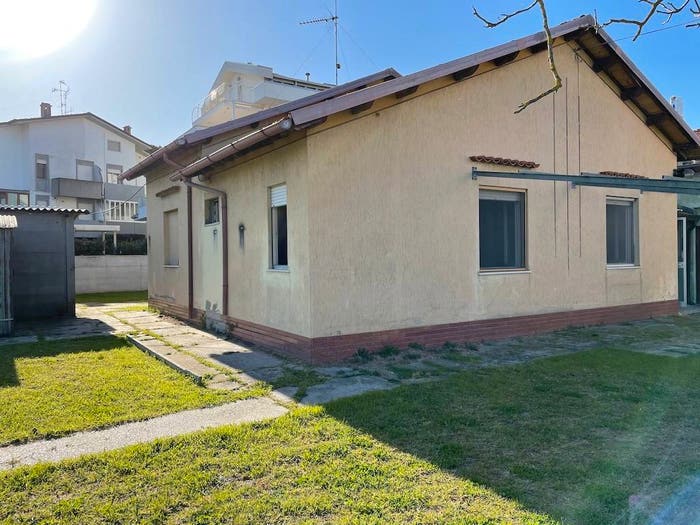 Casa con 6 locali in vendita in Via Evangelista Torricelli, Malva, Cervia