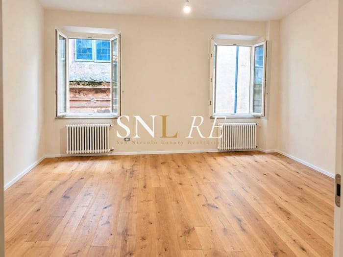 Casa con 6 locali in vendita in Via Sant'Andrea, Piazza Anfiteatro Torre Guinigi, Lucca