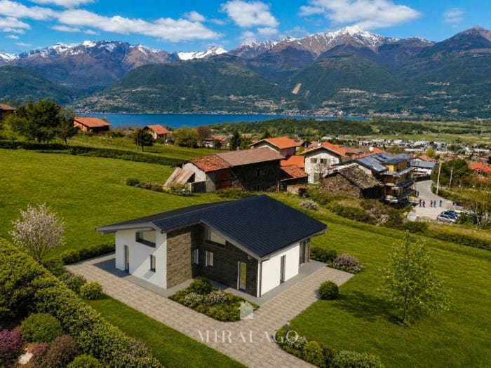 Casa bilocale in vendita in Via Chiaro, Colico