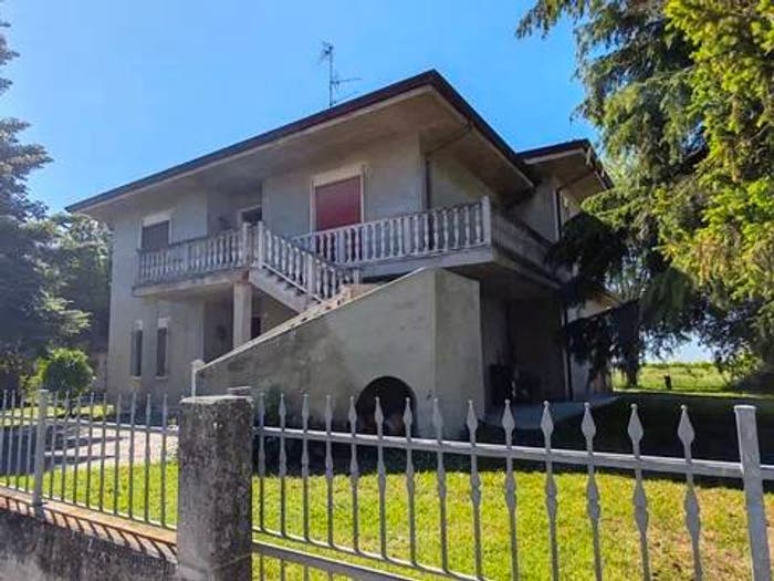 Casa con 6 locali in vendita in Via Domenico Cimarosa, Scortichino, Bondeno