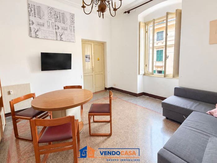 Appartamento con 6 locali in vendita in Via Smirne, Foce, Genova