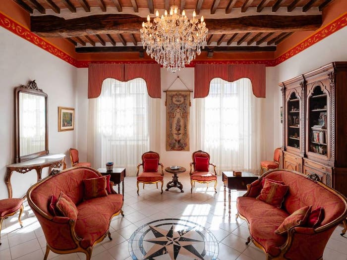 Appartamento con 6 locali in vendita in Via Zefferini, Centro, Cortona