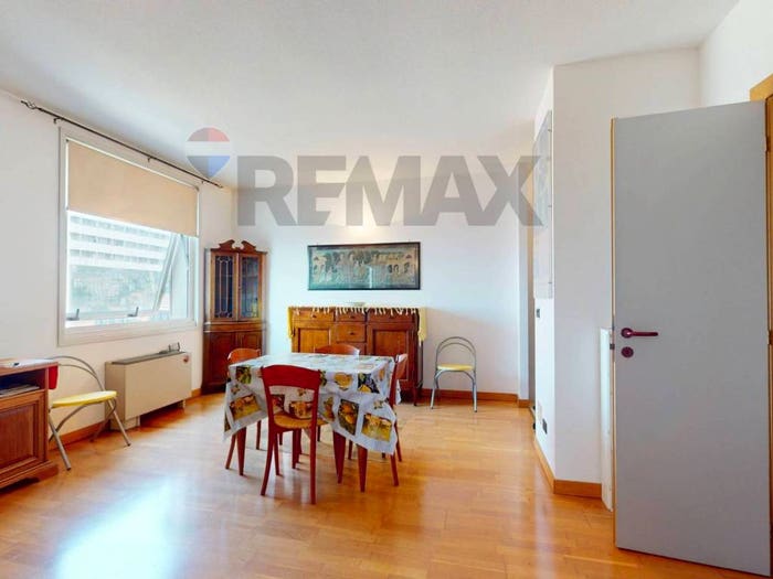 Appartamento trilocale in vendita in Via Di Francia, Sampierdarena, Genova