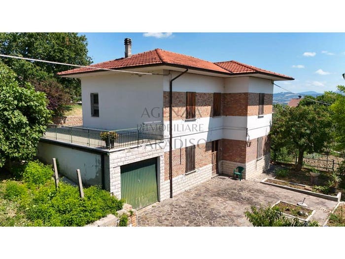 Casa con 5 locali in vendita in Centro, Montecalvo in Foglia
