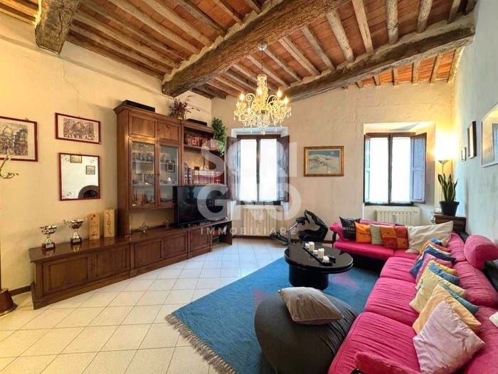 Appartamento con 5 locali in vendita in Piazza San Francesco d'Assisi, Centro Storico, Pistoia