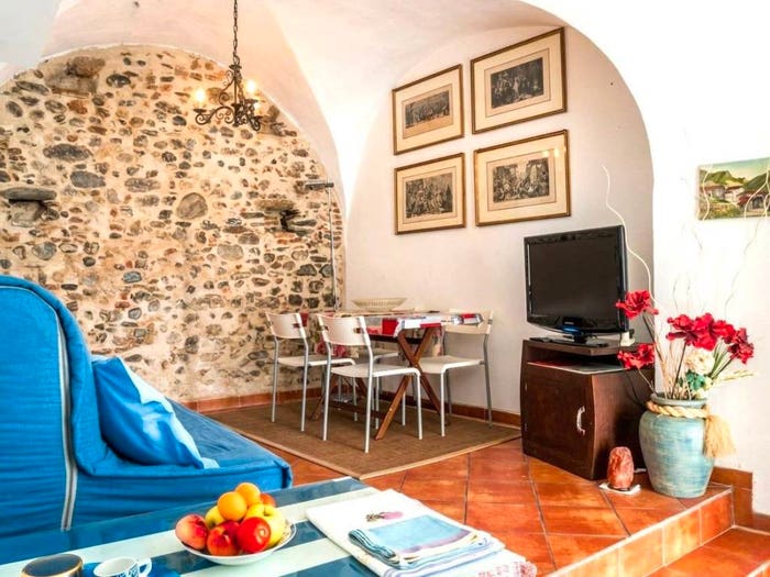 Appartamento trilocale in vendita in via Becchignoli, Bastia, Albenga