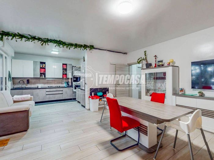 Appartamento quadrilocale in vendita in Via LEOPARDI, Centro, Castelfranco Emilia
