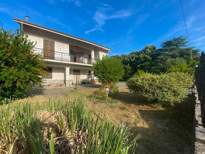 Casa con 6 locali in vendita in Via Maggio, Cartosio