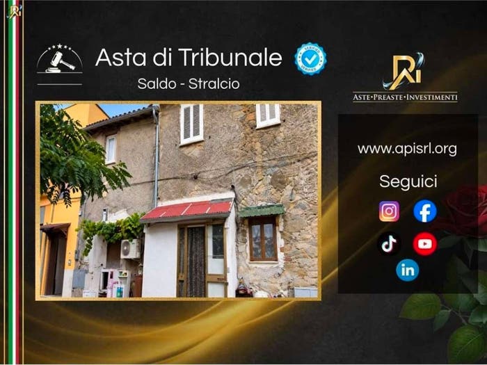 Appartamento trilocale in vendita in Via Mosse, Centro, Montefiascone