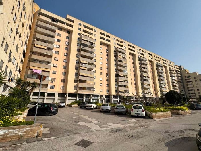 Appartamento quadrilocale in vendita in Piazza Giambattista Tedesco, Paolo VI, Taranto