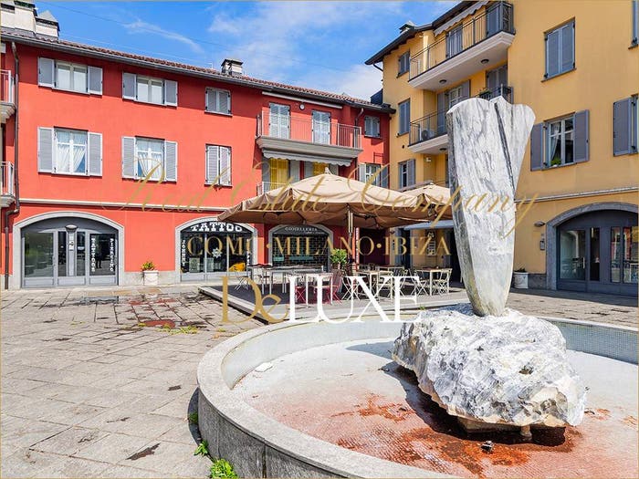 Appartamento quadrilocale in vendita in Centro, Erba