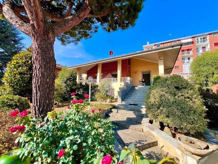 Casa con 6 locali in vendita in Via Marconi, Centro, Castelnuovo Don Bosco