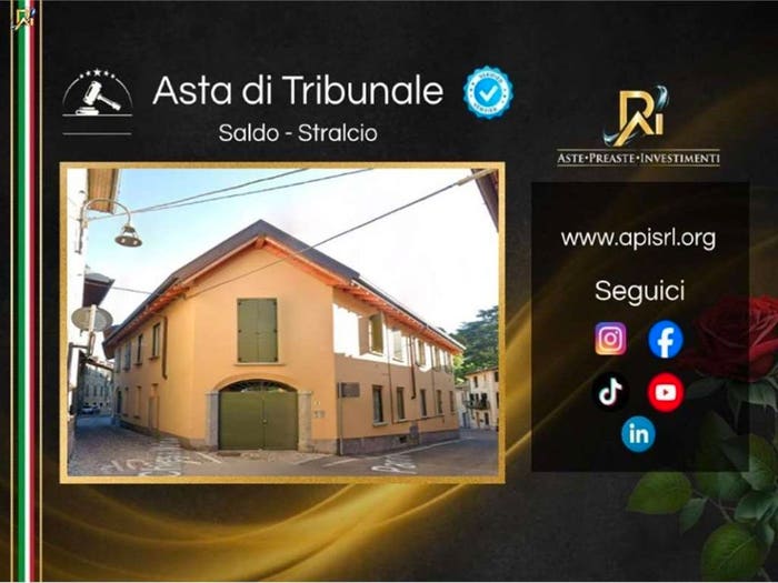 Appartamento trilocale in vendita in Via Chiesa Molinari, Centro, Erba