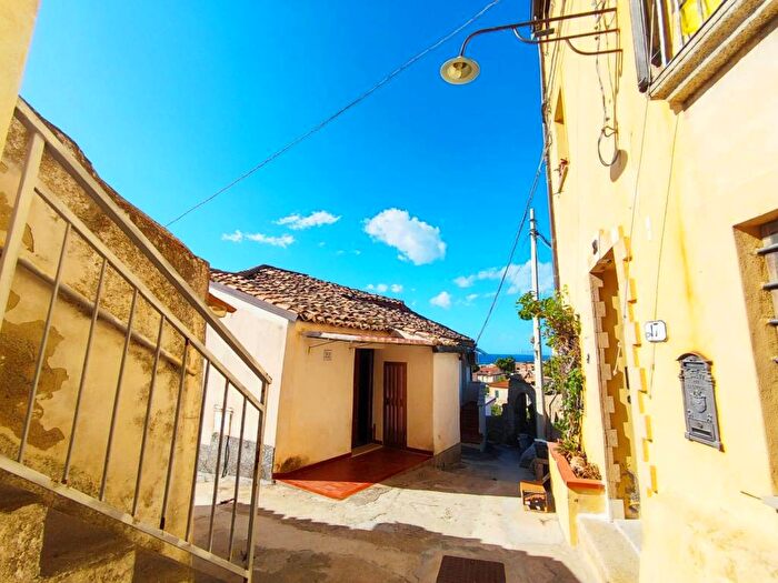 Appartamento bilocale in vendita in Vico Picatari, Roccella Ionica