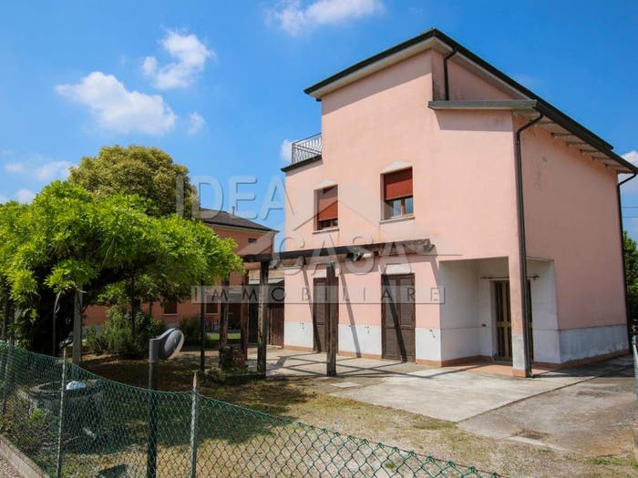 Casa con 6 locali in vendita in Via Martiri della Libertà, Fossa, Concordia sulla Secchia