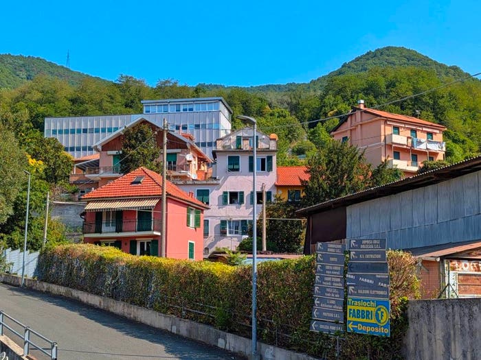 Appartamento con 5 locali in vendita in Via Geirato, Molassana, Genova