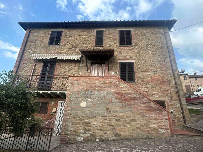 Casa con 6 locali in vendita in Via degli Etruschi, Centro, Paciano