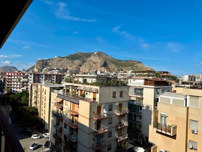 Casa quadrilocale in vendita in Via Maggiore Pietro Toselli, Libertà Villabianca, Palermo